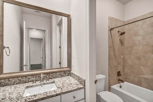 Building Photo - 306 Enclave Cir