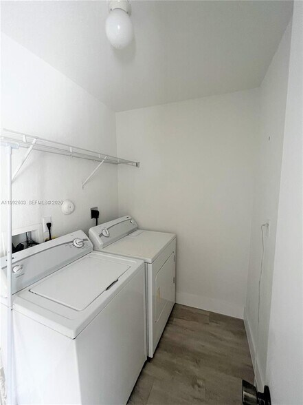 Building Photo - 1088 SW 144th Ave