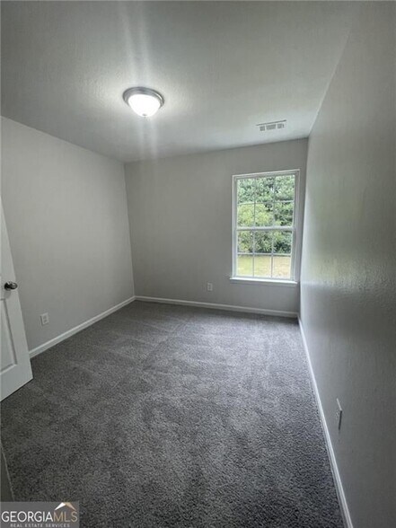 Building Photo - 387 Brookview Dr