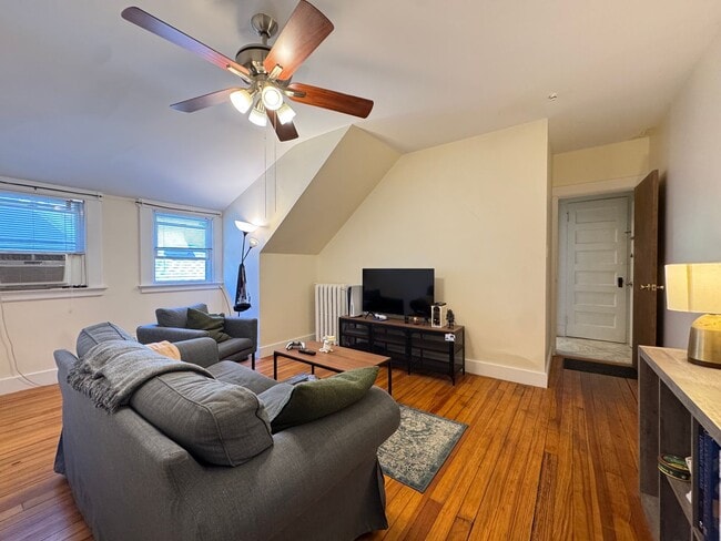 Building Photo - Spacious 2-Bedroom, 2-Bath in East Rock – Newly Renovated!