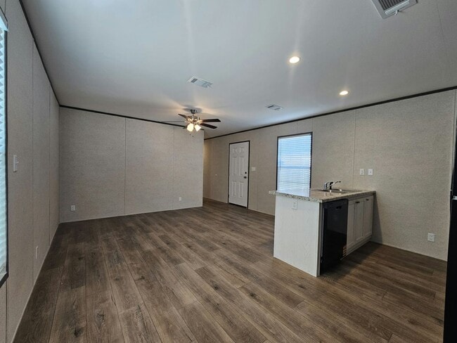 Building Photo - 1022 Myakka Dr