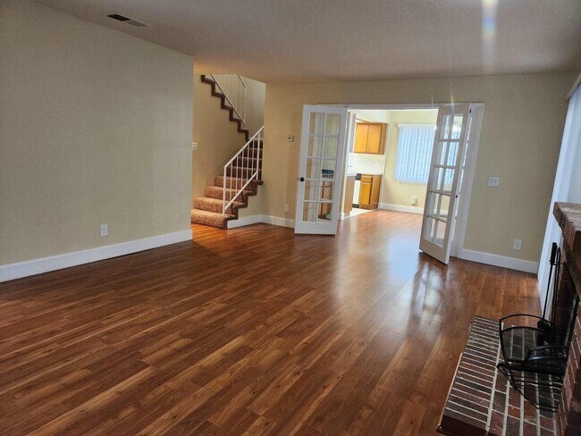 Interior Photo - 5132 Dunbar Drive