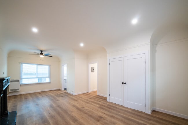 Building Photo - 211 N Berendo St