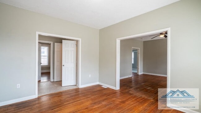 Building Photo - 901 Hermitage Dr