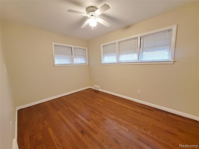 Building Photo - 11314 Lenore Ave