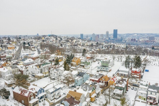 Building Photo - 1740 Arlington Ave