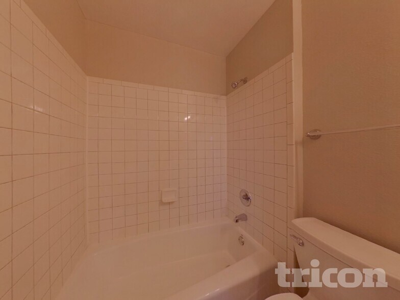 Building Photo - 10025 Alcott St