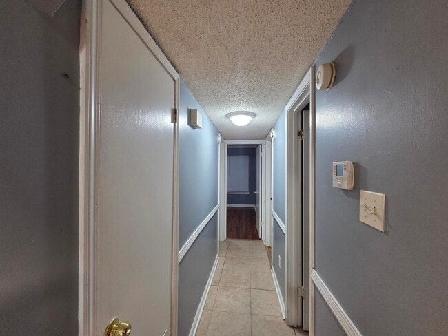 Building Photo - 96 Willow Dr