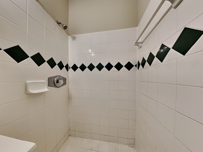 Building Photo - 7593 Sharbeth Dr S