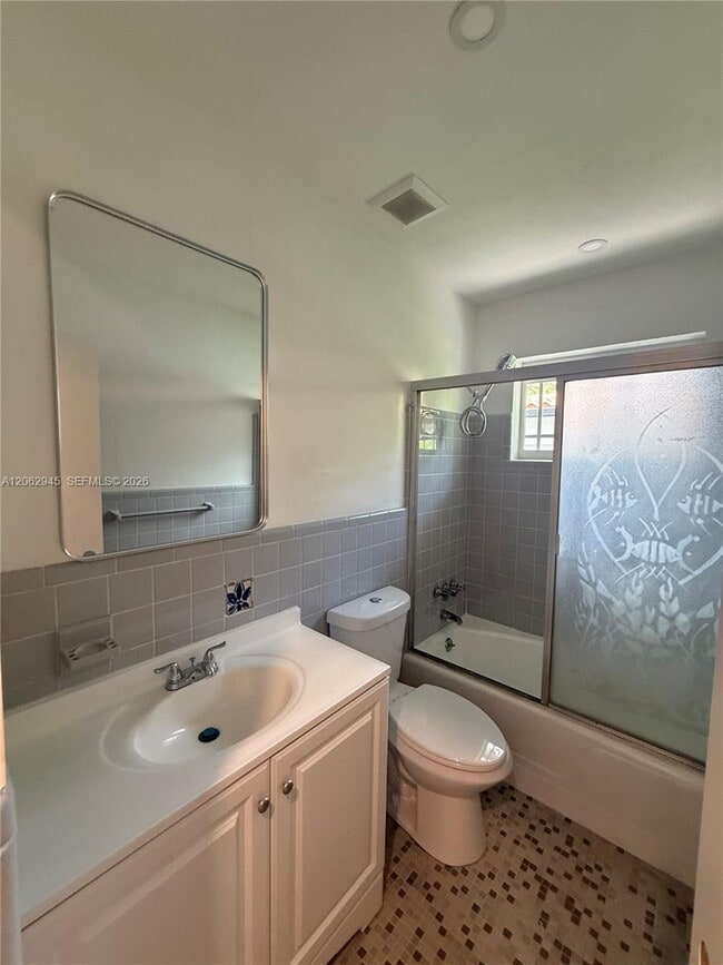 Building Photo - 1532 Trillo Ave
