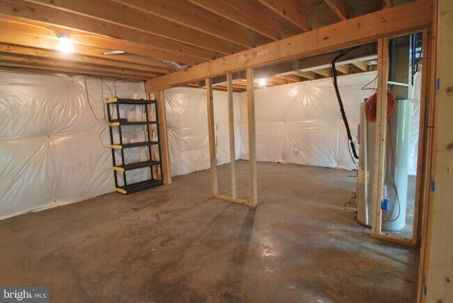 Building Photo - 10266 Hume Rd