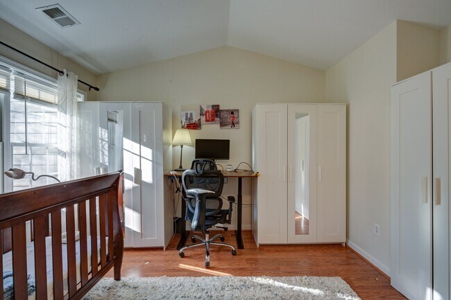 Building Photo - 8827 Montjoy Pl