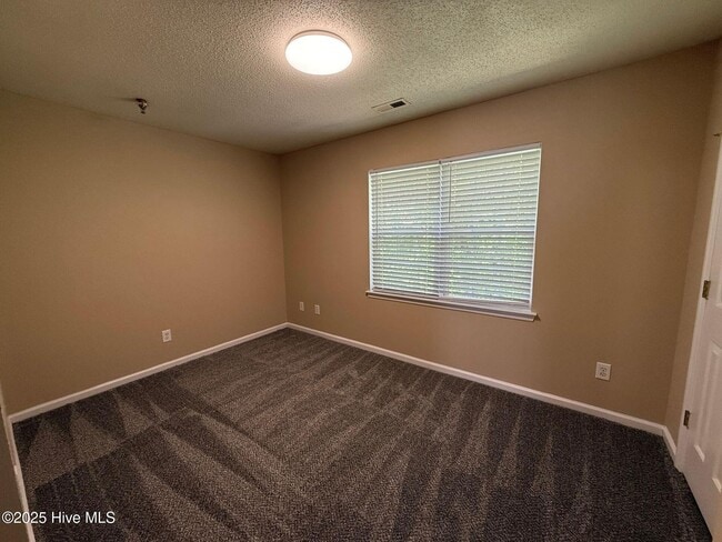 Building Photo - 364 Bracken Pl