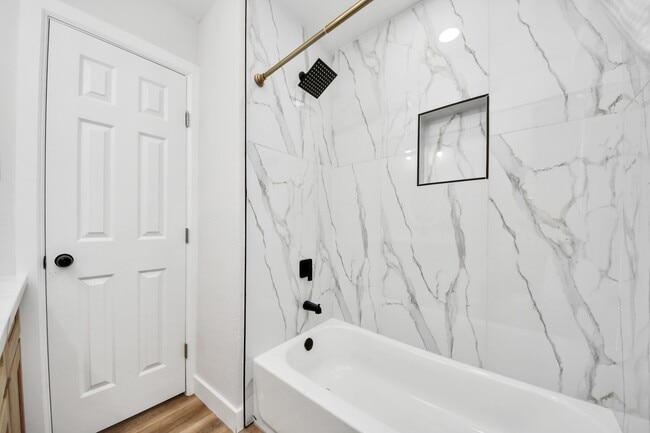 Building Photo - 5115 Clay St