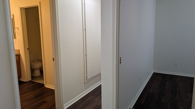 Building Photo - Beautiful 3 bedroom/1 bath in gated community. Call or come by to view!