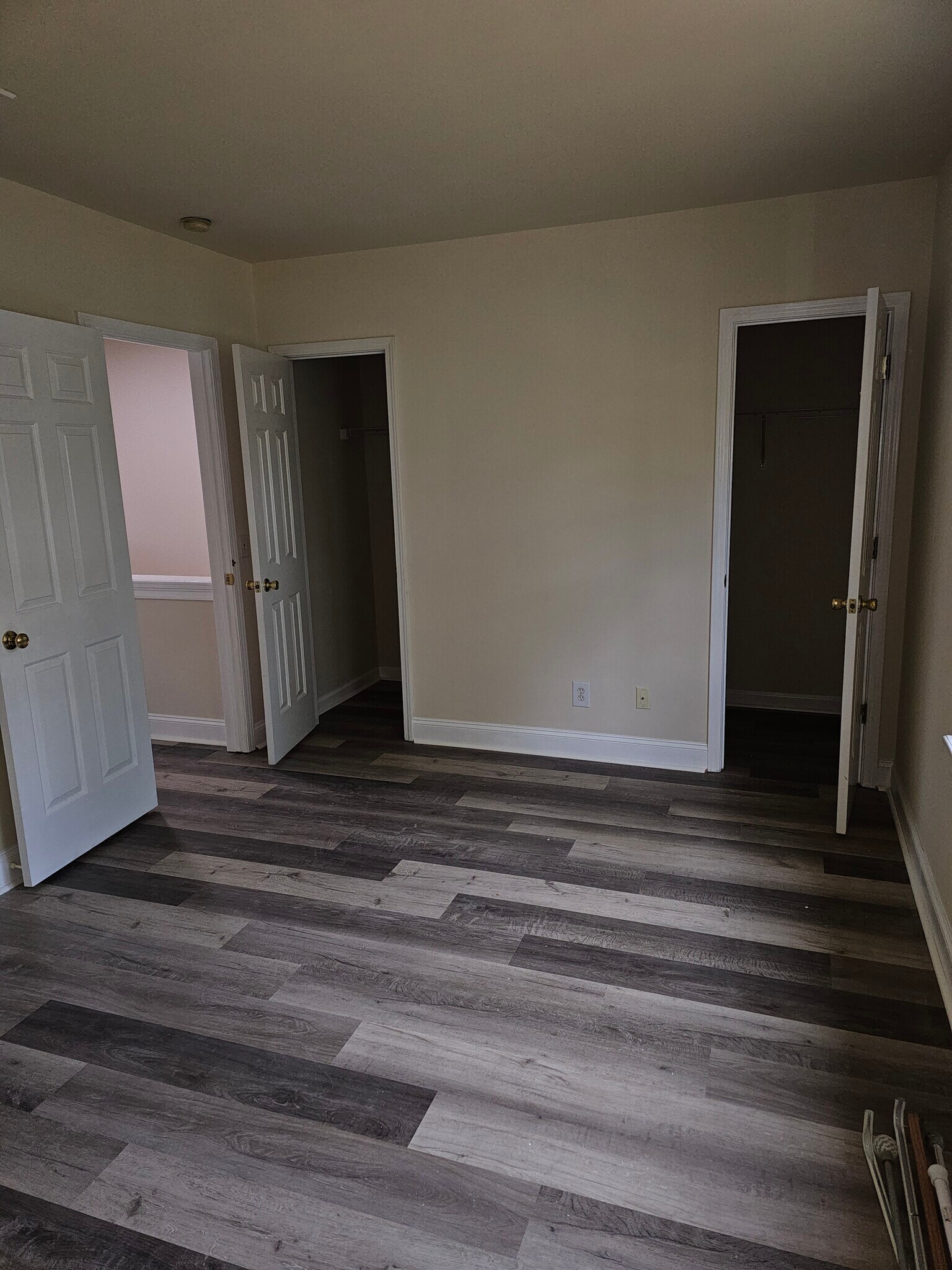 Building Photo - 17 Troy Ln