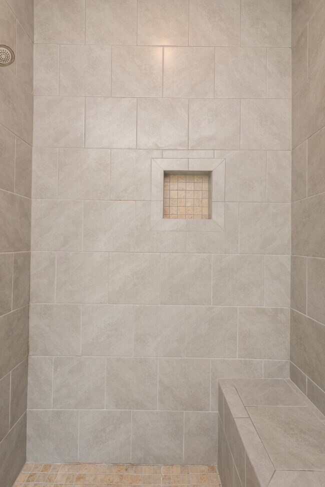 Building Photo - 9599 Pebble Stone Dr