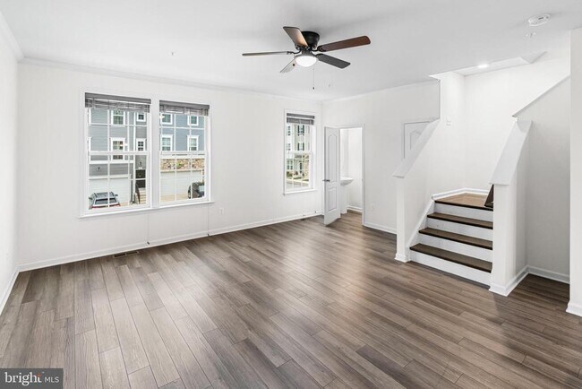 Building Photo - 6202 Davinci St