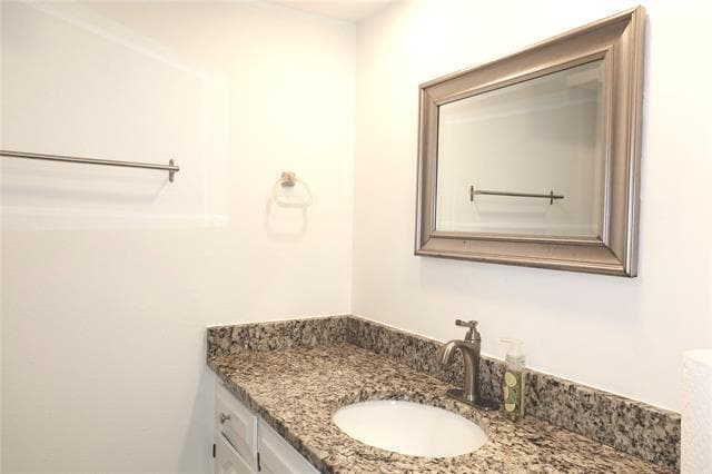 Building Photo - 702 Mt Vernon Dr