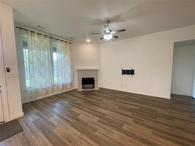Building Photo - 3023 Dragonlet Ln
