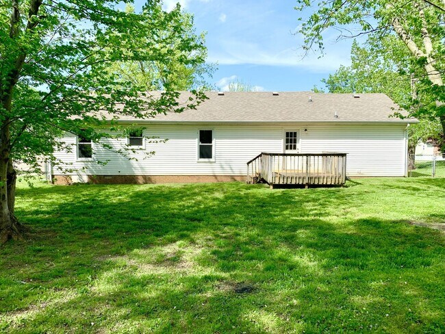 Building Photo - 236 Moncrest Dr