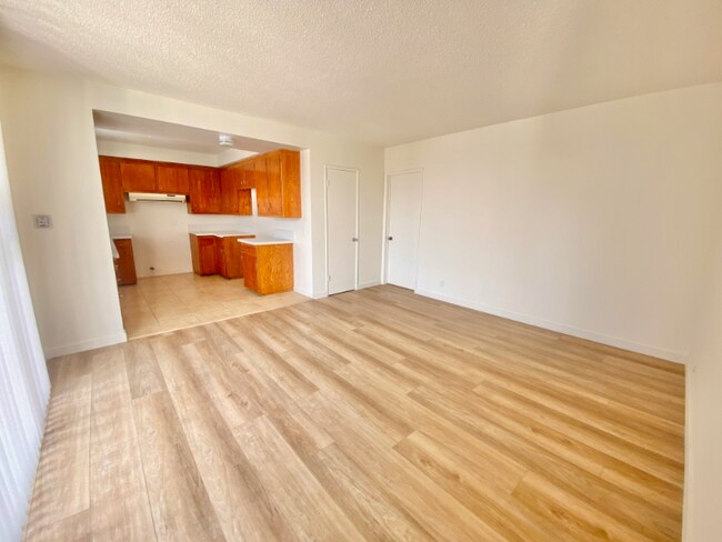 Building Photo - 2014 Ridgeley Dr