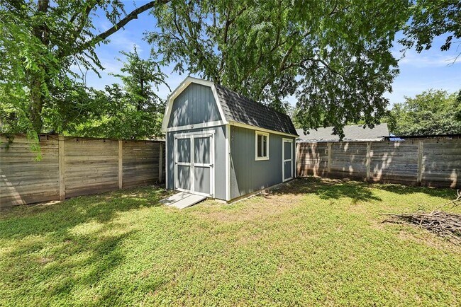 Building Photo - 9702 Oriole Dr
