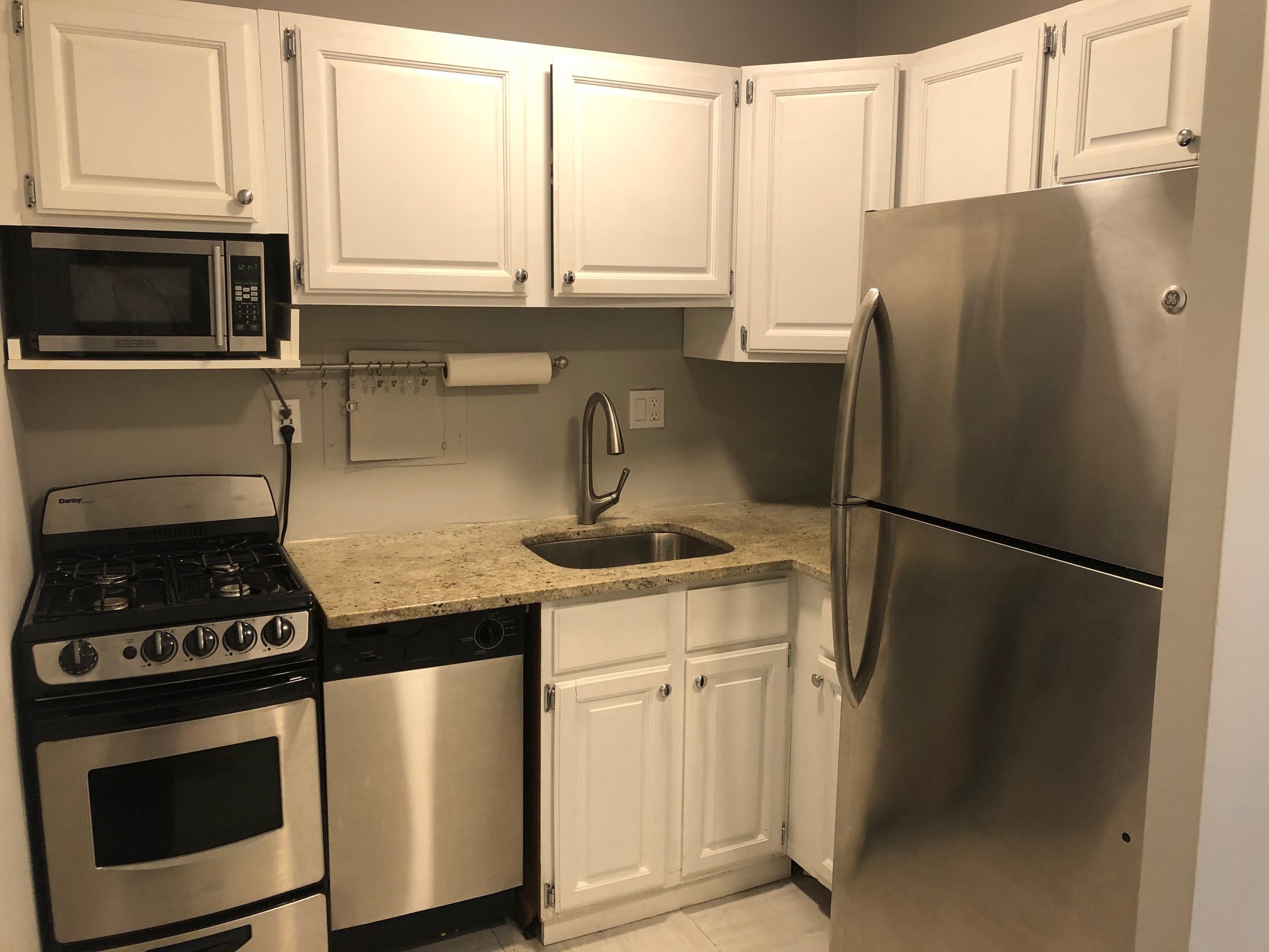 Building Photo - 300 M St SW