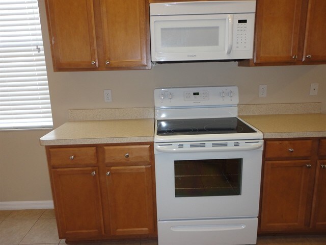 Building Photo - 12906 Cattail Shore Ln