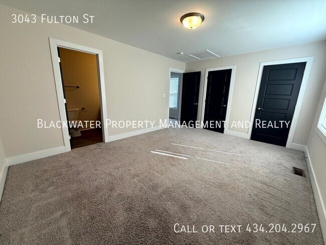 Building Photo - 3043 Fulton St