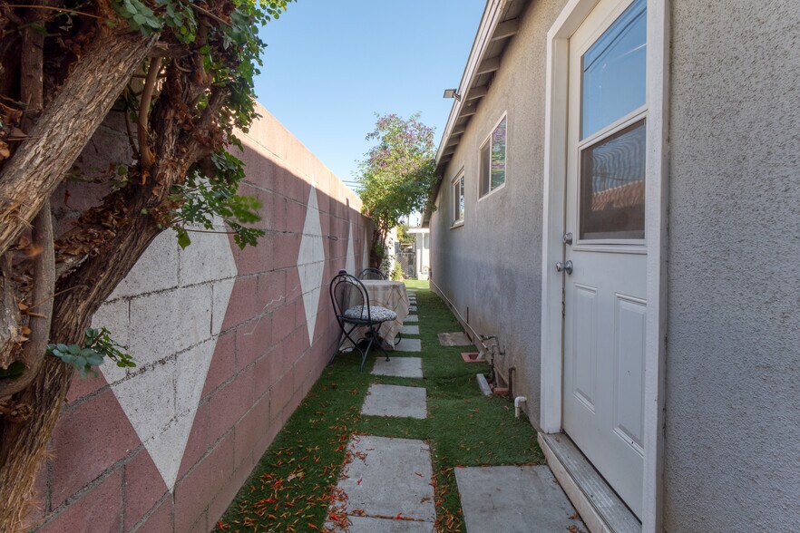 Building Photo - 1734 Eudora Ave