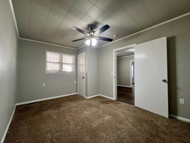 Building Photo - Charming 3 Bedroom Home in Slaton!