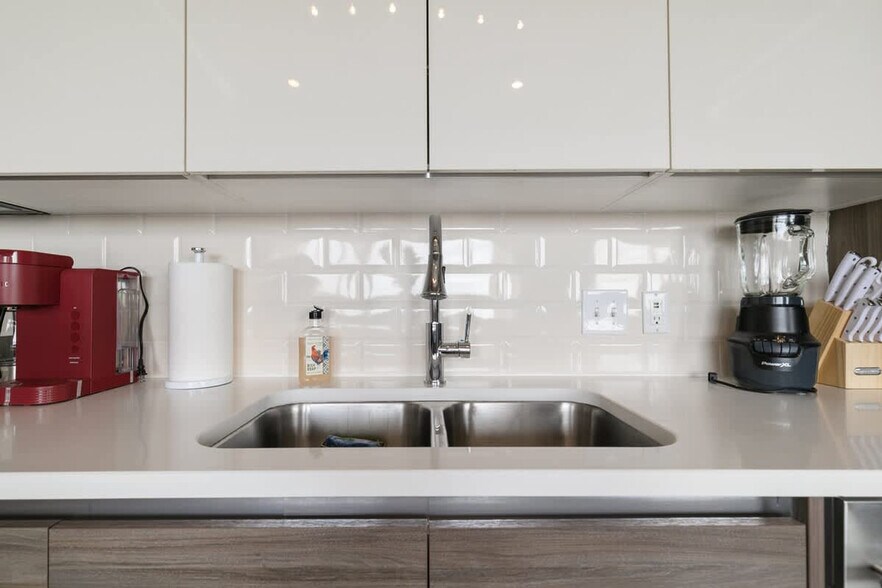 Building Photo - 500 S Ervay St