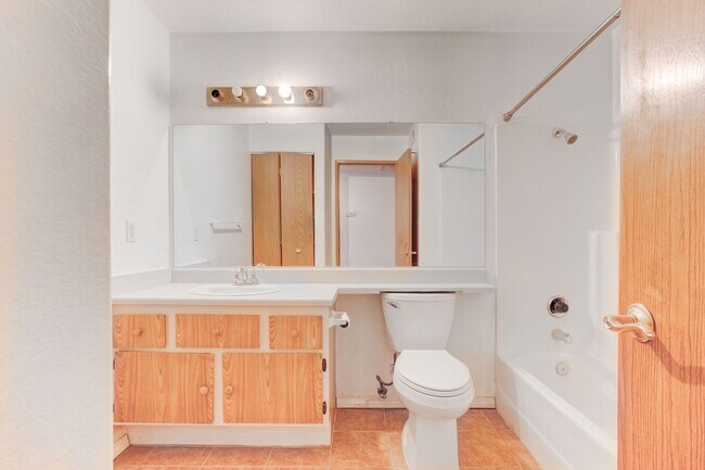 Building Photo - 2975 Juniper Hills Blvd