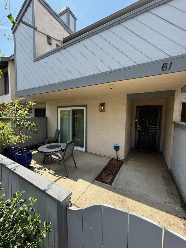 Building Photo - Pristine and Spacious 2-Bedroom in Escondido!