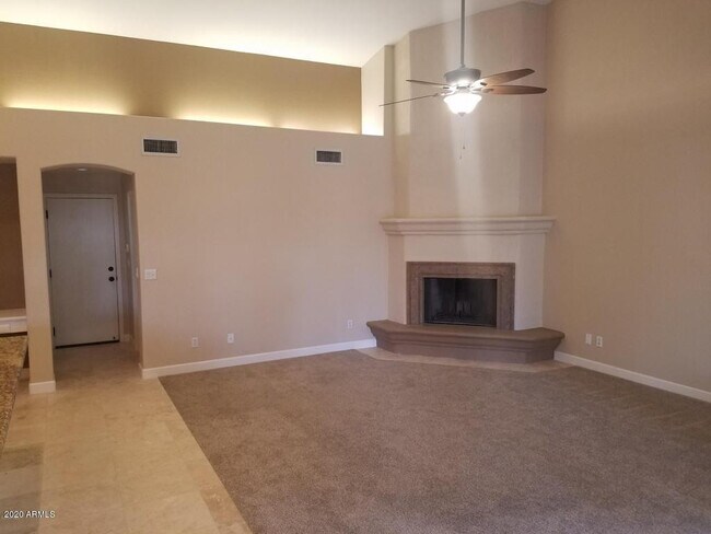 Building Photo - 6834 E Gelding Dr
