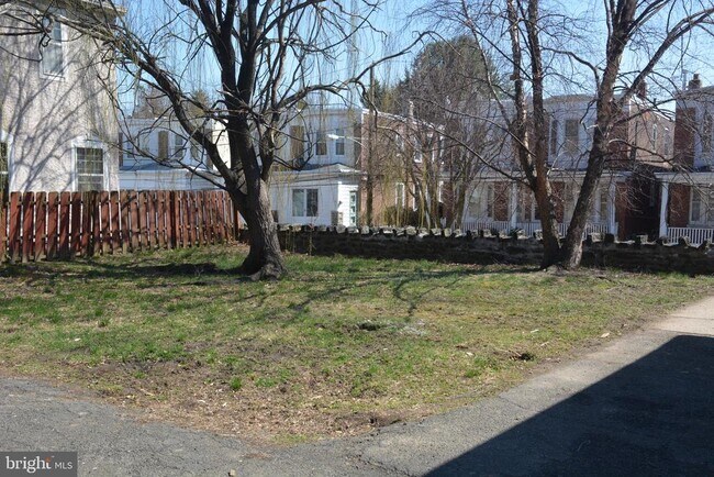 Building Photo - 5535 Ridge Ave