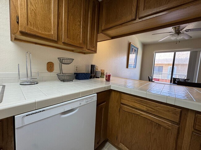 Building Photo - 2BR 2 BA Furnished  Condo across from Colorado Rivergated entry