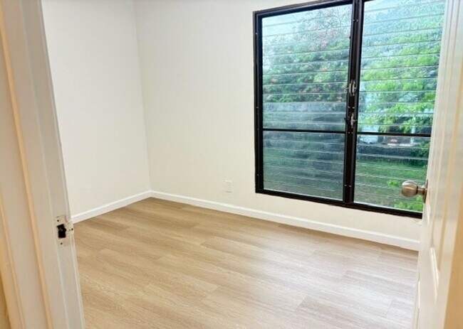 Building Photo - Kahe Kai - Two Bedroom