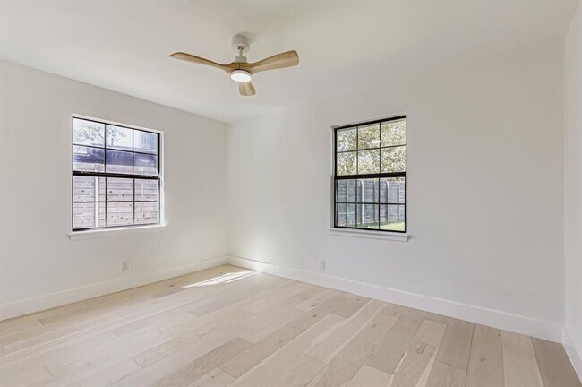 Building Photo - 2014 Hardy Cir