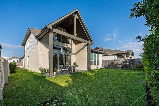 Building Photo - 2331 Russett Frst Dr