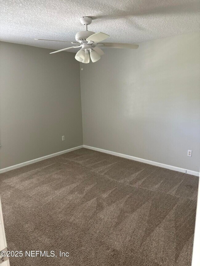 Building Photo - 1815 Kings Ct