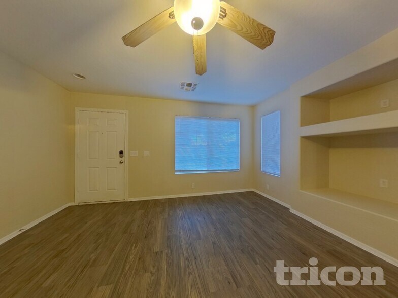 Building Photo - 1388 S Portland Ave