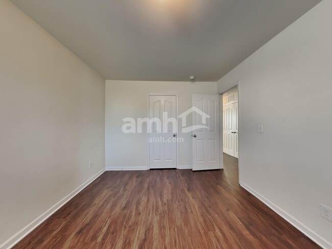 Building Photo - 4984 Mount Hope Dr