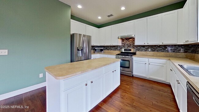 Building Photo - 14482 Falling Waters Dr