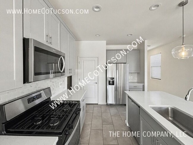 Building Photo - 10348 E Silver Slate Pl