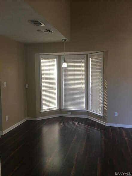 Building Photo - 6400 Chaprice Ln