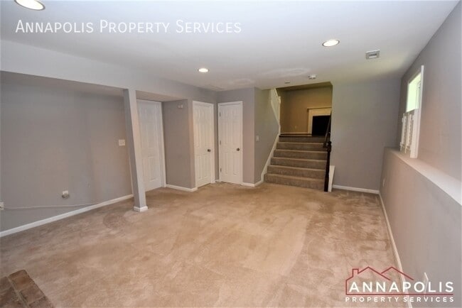 Building Photo - 442 Poplar Ln