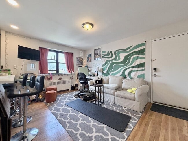 Building Photo - 165 Vroom St