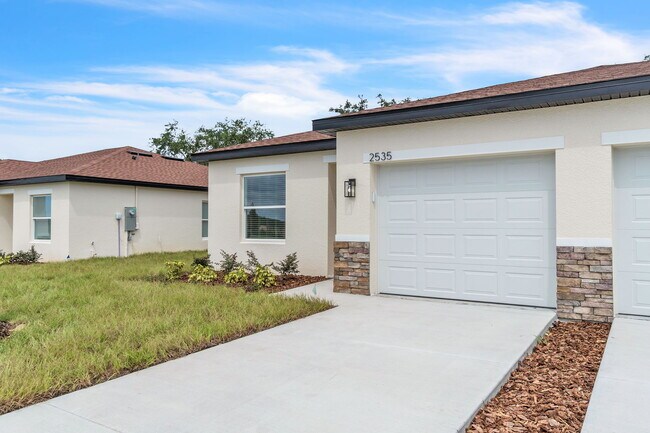 Building Photo - 2533 Slim Haywood Ave